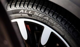 Pirelli Cinturato all-season SF2
